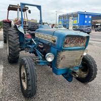 Ford 3000 con arco di protezione