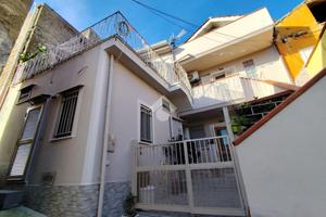 CASA INDIPENDENTE A CERVINO