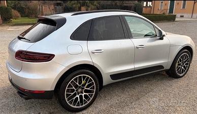 Porsche Macan S