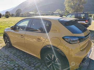   cambio con auto più spazziosa 
