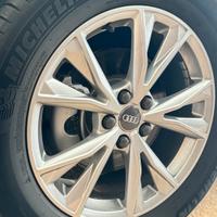 Cerchi originali Audi Q3 con
gomme Michelin