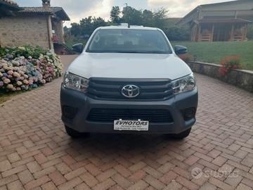 Toyota Hilux 2.4 D-4D 4WD 4 porte Double Cab Loung