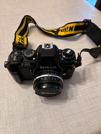 Macchina fotografica Nikon F 301