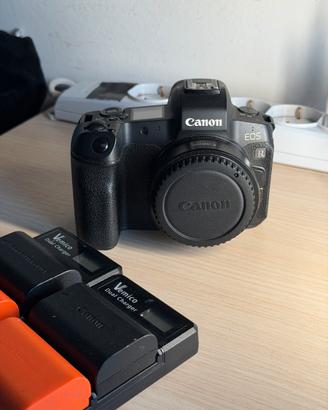 Canon eos R + adattatore EF-RF + batterie