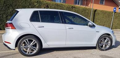 Volsvaghen golf 7.5 R line