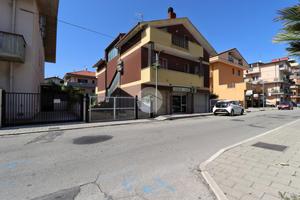 NEGOZIO A MONTESILVANO