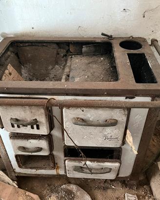 Cucina a legna in ghisa smaltata