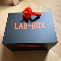 Lab-Box di Ars Imago con manovella