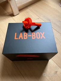 Lab-Box di Ars Imago con manovella