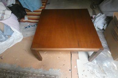 Tavolino da salotto in legno lucido