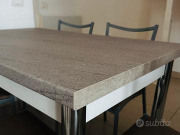 Tavolo allungabile con sedie