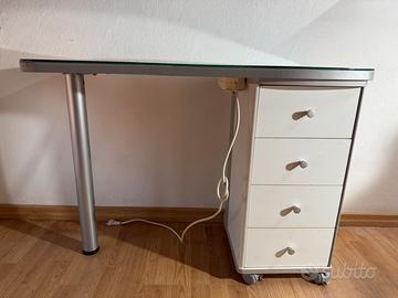 Tavolo onicotecnica unghie