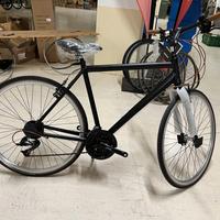 Bicicletta ibrida uomo 28" Tg 54 nero 21v NUOVA