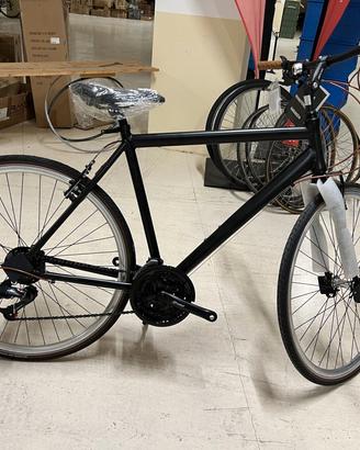 Bicicletta ibrida uomo 28" Tg 54 nero 21v NUOVA