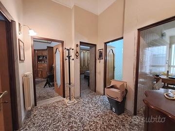 CENTRALE TRE VANI DA RISTRUTTURAREt