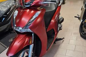 Honda SH 350 Rosso met. op. 10/2022