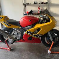 Yamaha R6 pronto pista