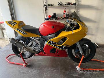 Yamaha R6 pronto pista