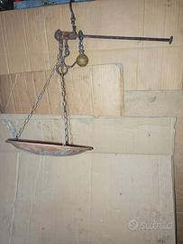 Bilancia vintage con piatto in Rame