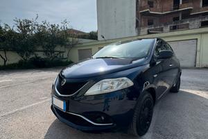 Lancia Ypsilon 2016 gold 1.2 69 Cv
