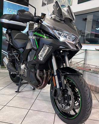 Kawasaki versys 1000 SE tourer con bauletto givi v
