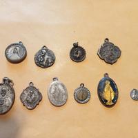 medagliette religiose votive con reliquia 