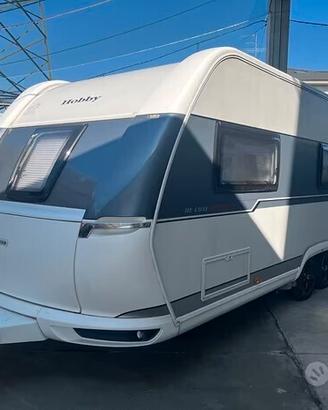 HOBBY DE LUX EDITION 8.3M DOPPIO ASSE