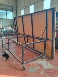 Tavolo da lavoro con ruote