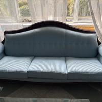 Divano e tavolo con 6 sedie