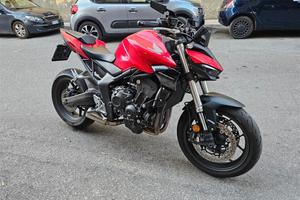 Honda Hornet 1000 red dominator