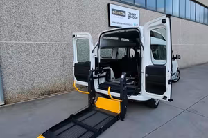 Fiat Doblò TRASPORTO DISABILI Tetto alto passo lun