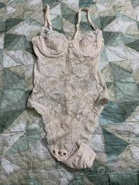 Body in pizzo con ferretto taglia 2