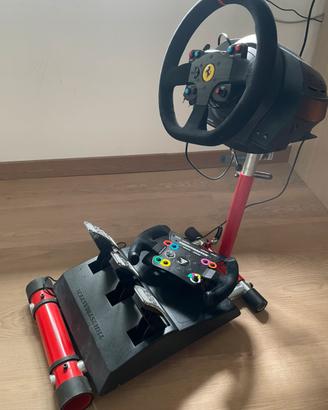 Thrustmaster T300 ed Ferrari +accessori TRATTABILI
