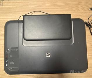 Stampante HP Deskjet 2050 con scanner