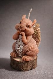 Candela a forma di scoiattolo rosso