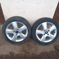  4 ruote con cerchioni in lega