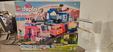Lego Duplo treno 10508 stazione treni merci