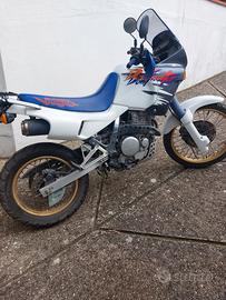 Honda dominator 650  anno 1994