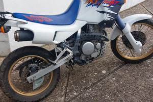 Honda dominator 650  anno 1994