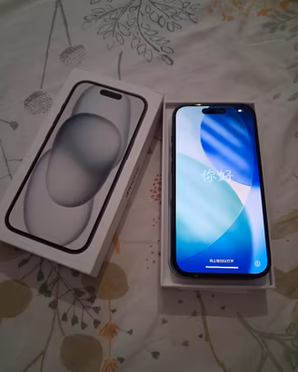 Iphone 15 pari al nuovo, colore nero,  128 gb