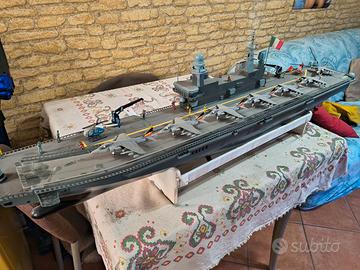 Nave portaerei radiocomandata elettrica