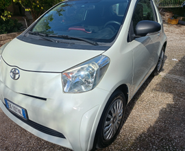 Toyota iq