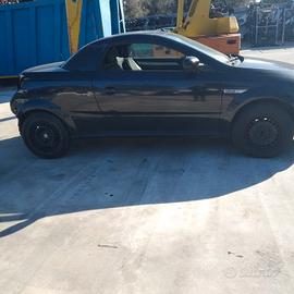 Ricambi Opel tigra anno 2009 nero