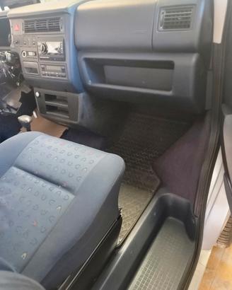 TAPITERIE  VW   T4  CARAVELLE  del 2002,face lift