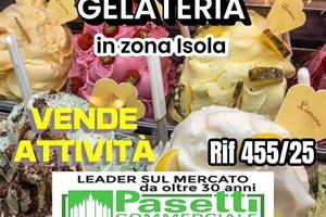 In zona Isola, MM5 Lilla, GELATERIA