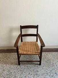 Poltroncina intrecciata vintage anni 50 in legno