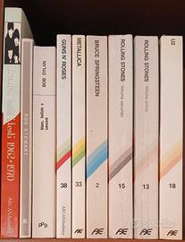 Libri con i testi di diversi gruppi rock