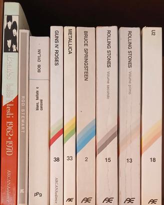 Libri con i testi di diversi gruppi rock