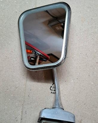 Specchietto retrovisore per auto Fiat d'epoca 