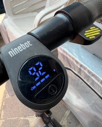 Monopattino elettrico Ninebot Segway E22E